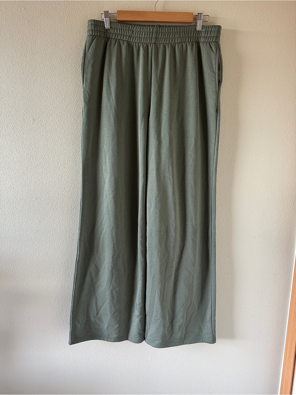 Max & Mia Olive Wide-Leg Sweatpants